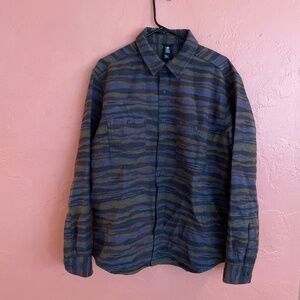 Mountain Hardware men’s flannel overshirt